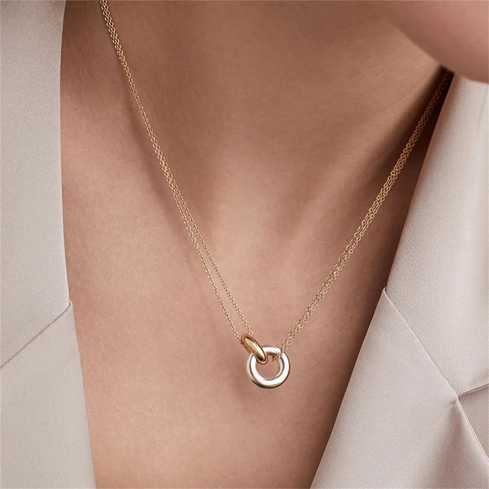 Modessie Stainless Steel Two-tone Pendant Women's Short Necklace Popular Fashion Holiday Party Gift Jewelry